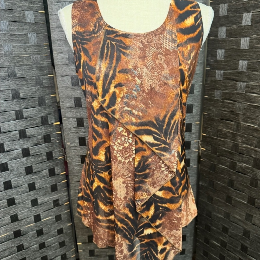Women's Sleeveless Animal Print Blouse